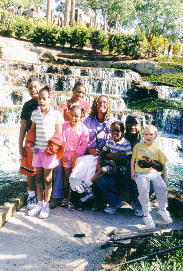 A large and happy family (+1)